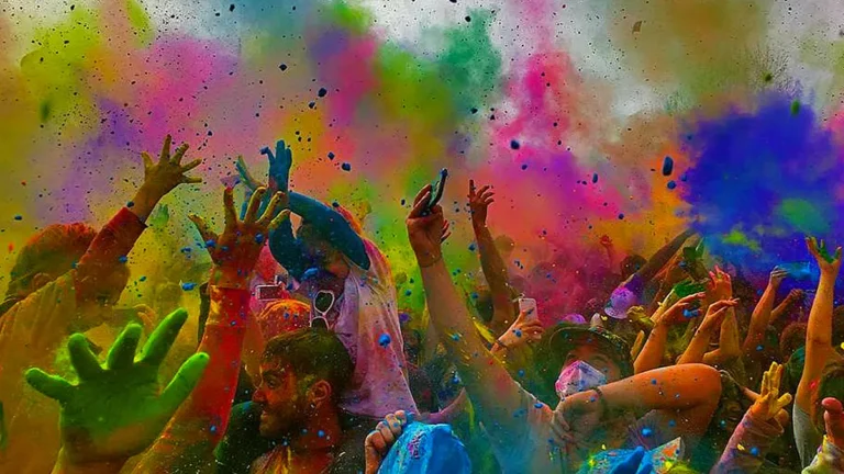 holi-mystry