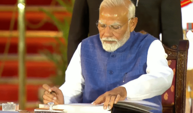 भारत के प्रधानमंत्री: नरेंद्र मोदी