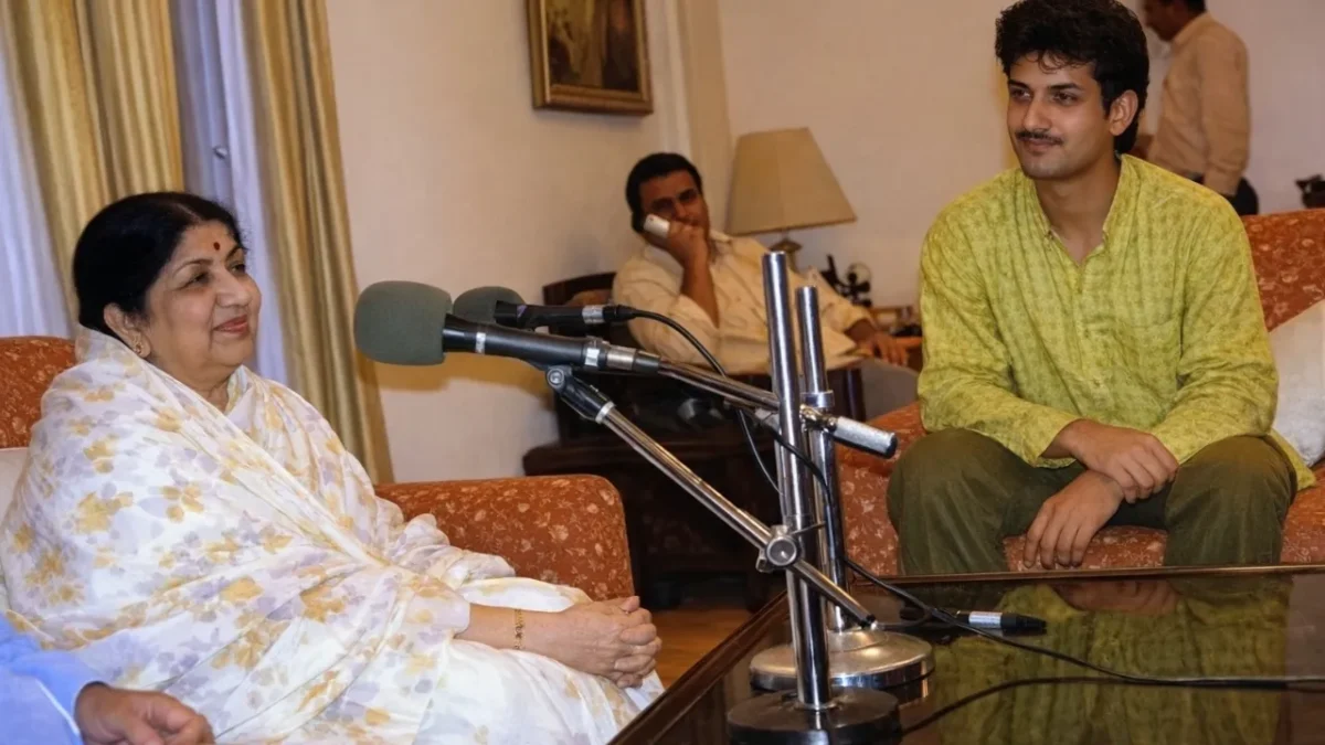 Ban on Bollywood Songs on AIR 1952: Old Radio Set and Lata Mangeshkar Singing 1950s