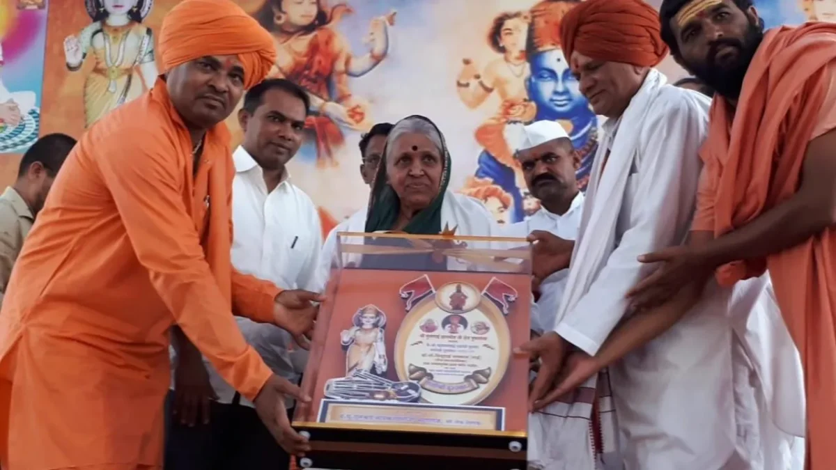 sindhuTai biography in hindi