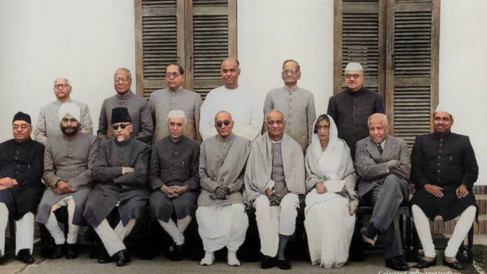 नेहरू ने अपनी पहली सरकार में अपने विरोधियों को मंत्री क्यों बनाया था?