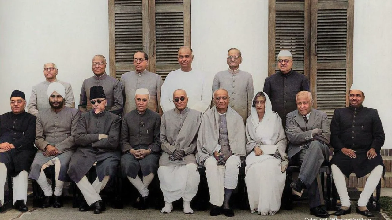 नेहरू ने अपनी पहली सरकार में अपने विरोधियों को मंत्री क्यों बनाया था?