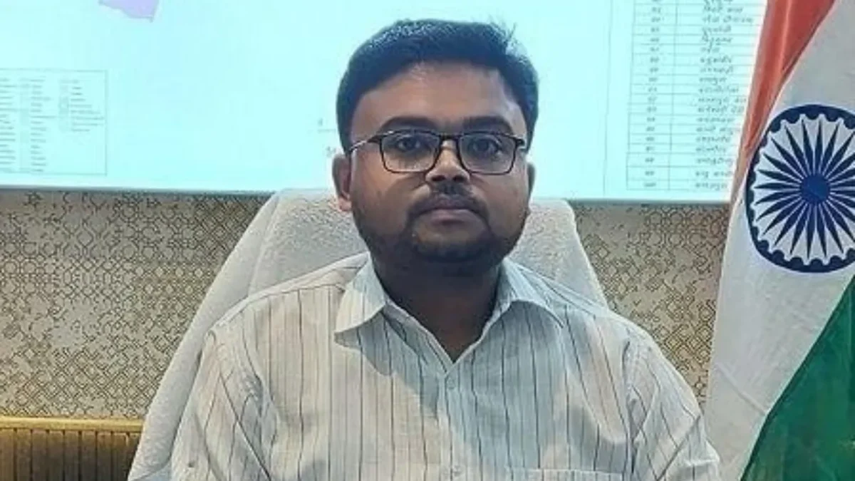 IAS Akshat Verma Varanasi Green Army - Inspiring stories of IAS officers in Hindi